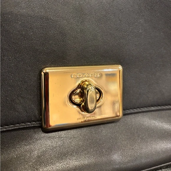 Vintage COACH Cassidy Crossbody Black Leather Shoulder Bag with Gold Hardware - Picture 9 of 16